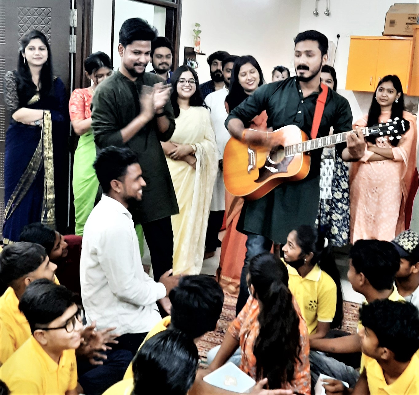 Kids join Suraj to sing their favorite songs